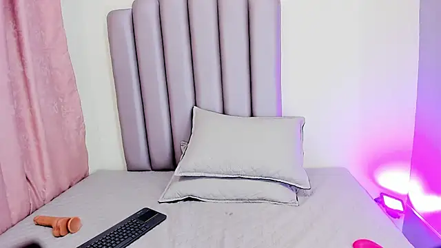 Aura-bakerr's Live XXX Chat