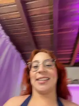 XXX chat uživo modela FoxxyAnny