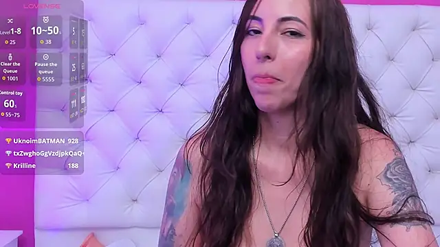 Chatroom XXX en direct de HollyBloom_