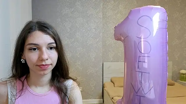 KellyShines Chat XXX in diretta
