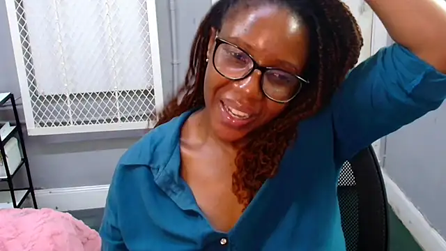 XXX chat uživo modela EmeraldDreams