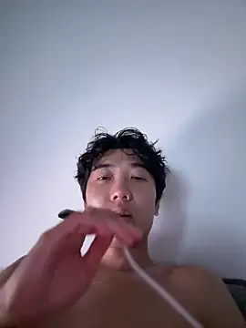 YourBadboy718のライブXXXチャット