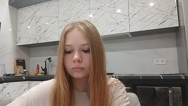XXX chat uživo modela KarinaBestie