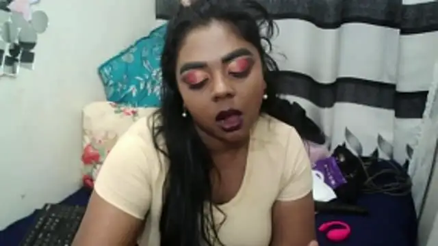 Indian_FireXX élő XXX-chatje
