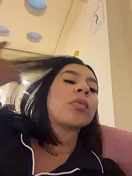 AlyssaRay 即時 XXX 聊天