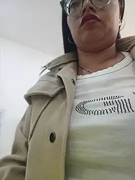 SOFI__10 Adlı Modelin Canlı XXX Sohbeti