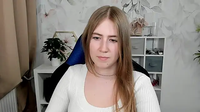 candy_Megan Adlı Modelin Canlı XXX Sohbeti