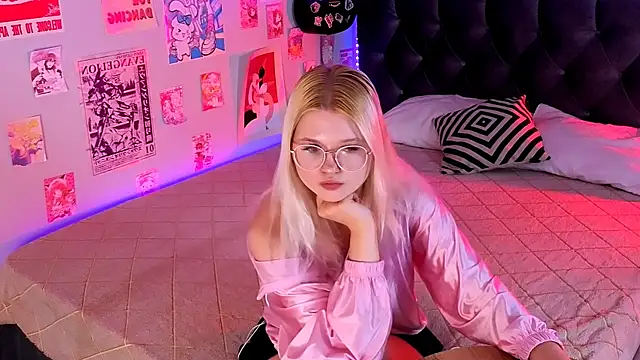 LunariaFox élő XXX-chatje