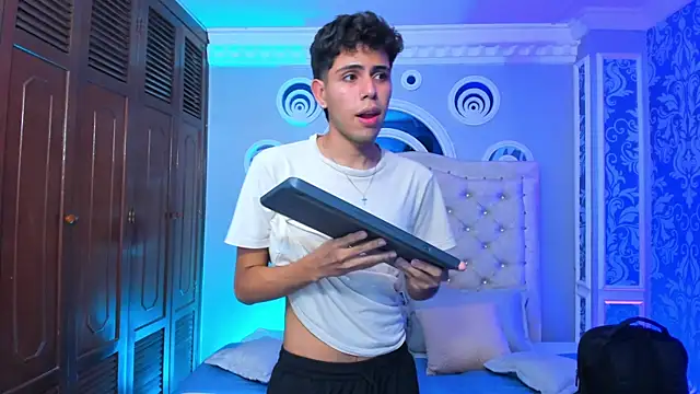 Chat +18 de hunterwest06 ao vivo