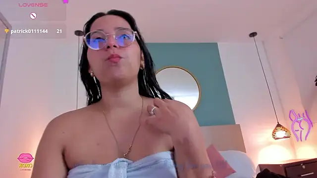 lucy_blue28's Live XXX Chat