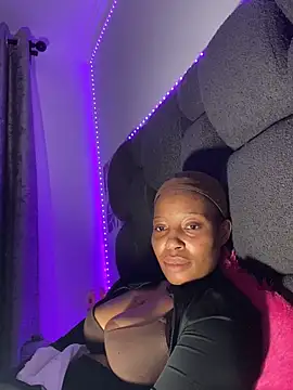 RainBougie's Live XXX Chat