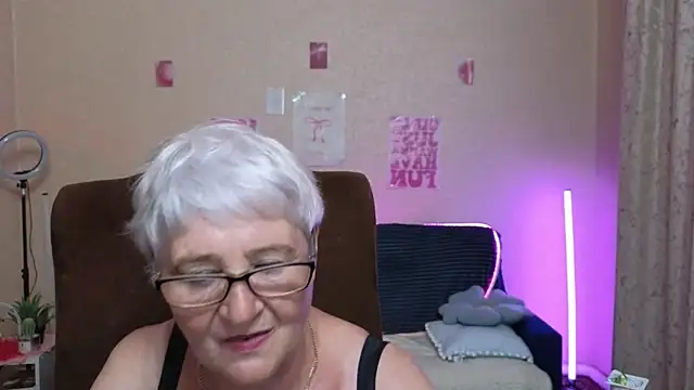 Sandra_Snowflake's Live XXX Chat