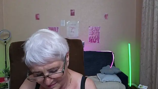 Sandra_Snowflake élő XXX-chatje