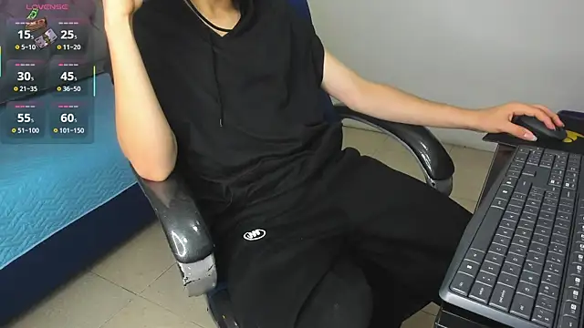 SamBlack_ Adlı Modelin Canlı XXX Sohbeti