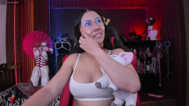 XiaQueen XXX чат на живо