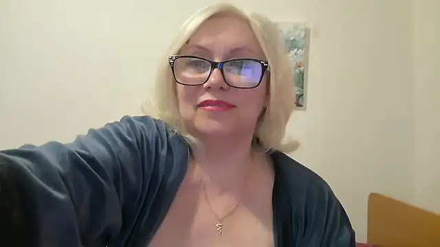 NikaOnline's Live XXX Chat