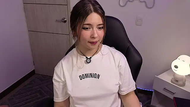 EmilyMiller_のライブXXXチャット