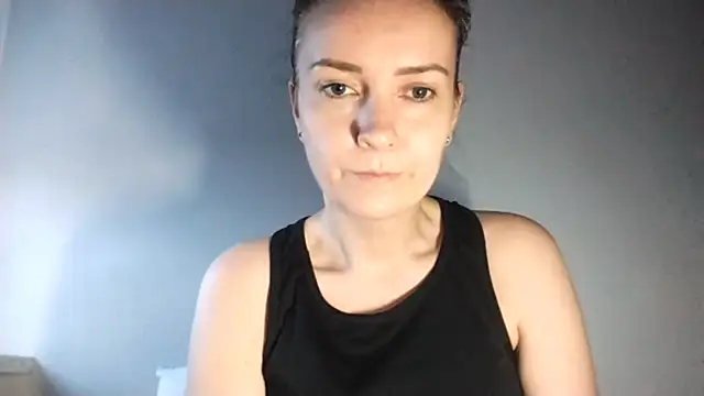 XXX chat uživo modela JenniferAlone