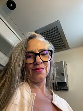 XXX chat uživo modela Alimela