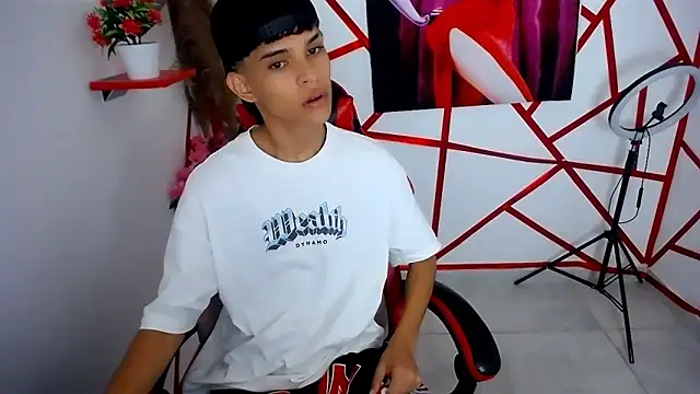XXX chat uživo modela chris_evans77