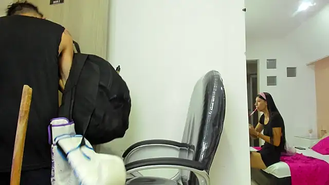 XXX chat uživo modela ARIANA_CRI-X