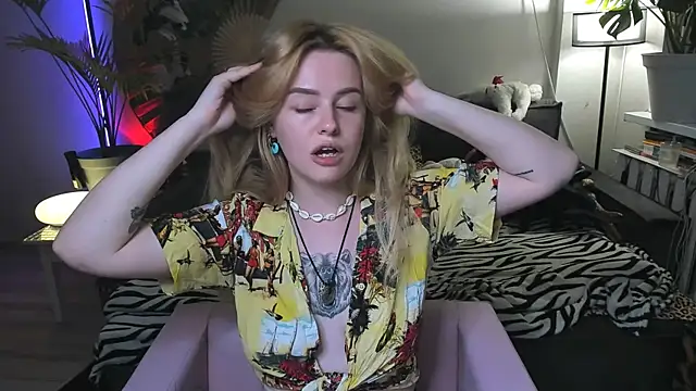 Alexa_Pirs élő XXX-chatje