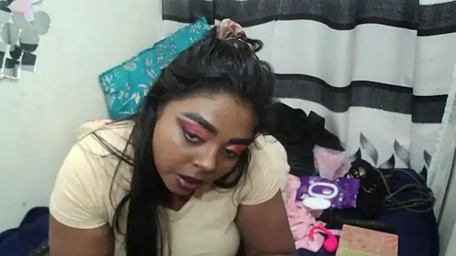 Indian_FireXX Chat XXX in diretta