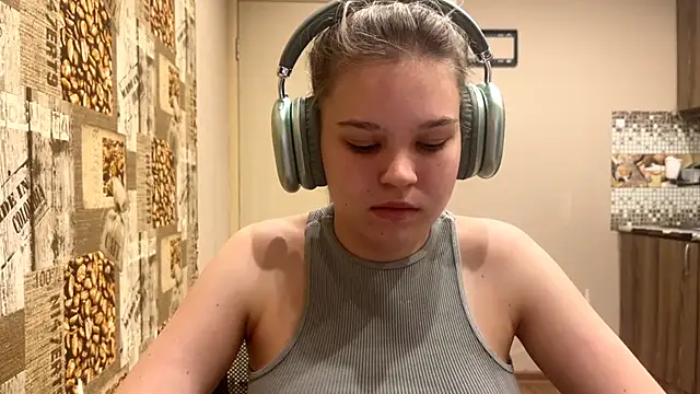 XXX chat uživo modela HellyRay