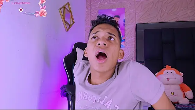 XXX chat uživo modela dilan_alfonzo