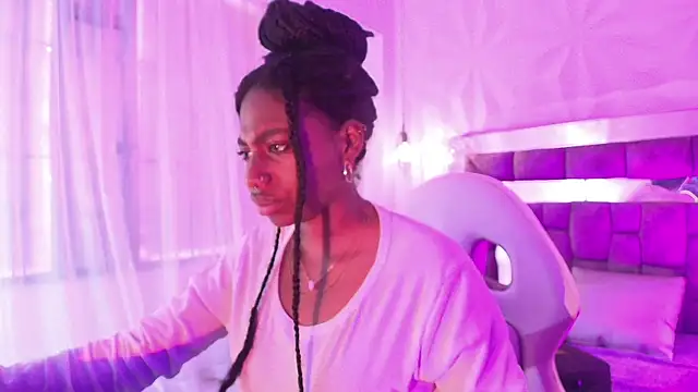 Queen_perla_'s Live XXX Chat