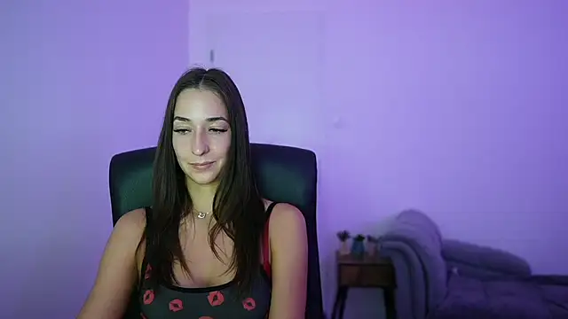 Chatroom XXX en direct de Crystalbrunette18