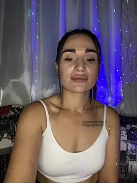 XXX chat uživo modela MonikaSi