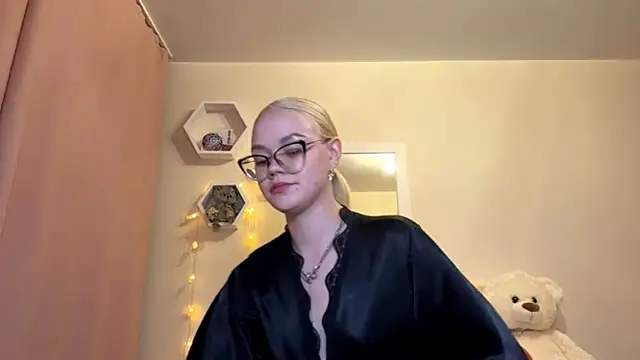MiaCashe Adlı Modelin Canlı XXX Sohbeti