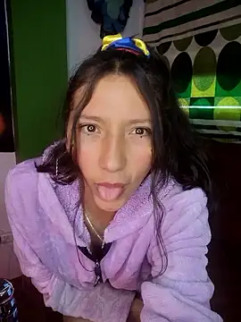 Gema-_3 Adlı Modelin Canlı XXX Sohbeti