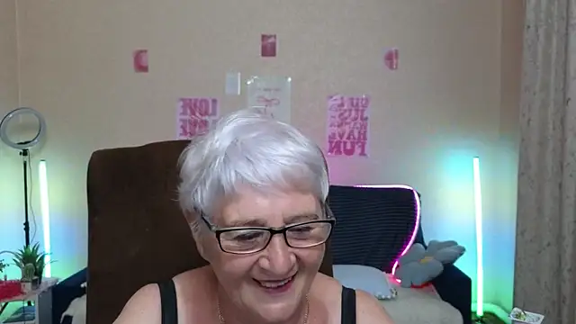 Chat +18 de Sandra_Snowflake ao vivo