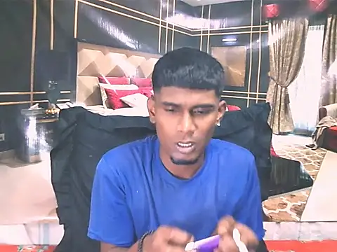 IndianThuggin 라이브 XXX 채팅