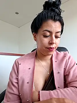 XXX chat uživo modela Luianna