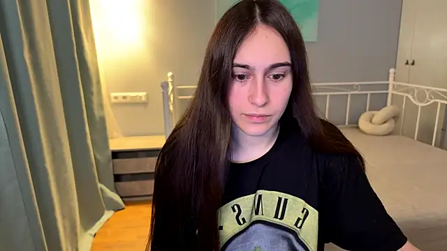 AliceKolltt Adlı Modelin Canlı XXX Sohbeti