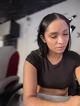 XXX chat uživo modela Isabella-Teen