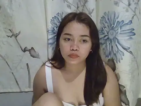 XXX chat uživo modela tinka_bella
