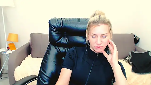 Polina-Ray's Live XXX Chat