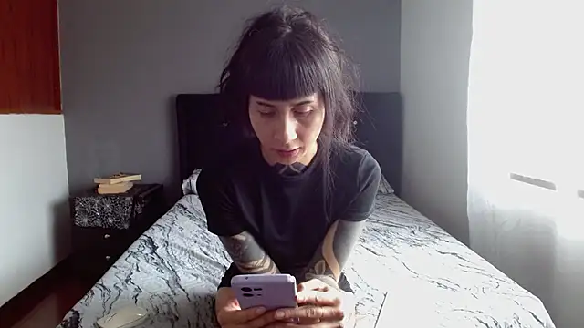 Emilia_1995 – Live XXX-chat