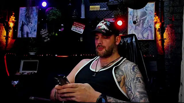 Онлайн чат XXX LexHardy