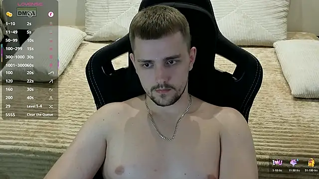 Larstar01 Шоу с уебкамера