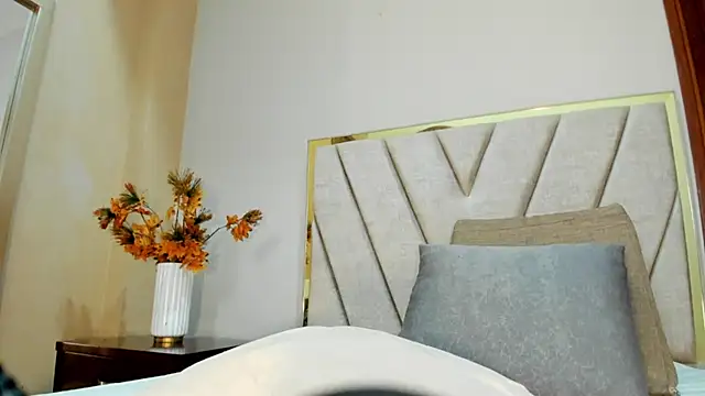 AndraCyruss' Live XXX Chat