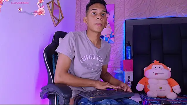 Živý XXX chat dilan_alfonzo