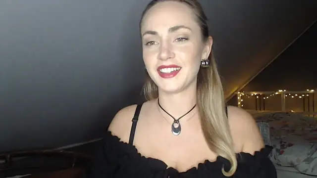 XXX chat uživo modela ScarlettSensitive