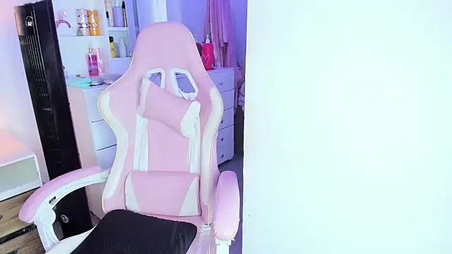 Chat +18 de NaomiAsha ao vivo