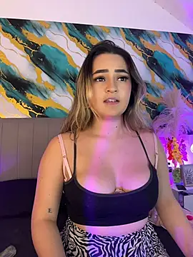צ'אט XXX בשידור חי של Antonella_Julieta