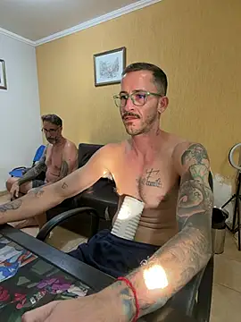 MeladoDiMel XXX чат на живо